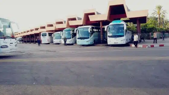 شركات النقل العمومي بالداخلة تمنع المواطنين المتوجهين الى بوجدور من إقتناء تذاكر السفر