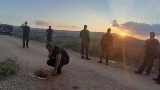 أسرى فلسطينيين يفرون من سجن اسرائيلي+(الصور)