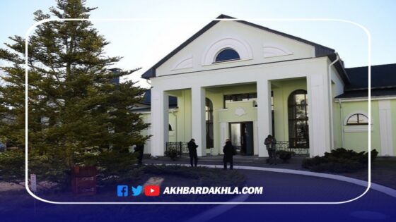 وصول الوفد الأوكراني على متن مروحيات عسكرية إلى مكان الاجتماع مع نظيره الروسي في بيلاروسيا