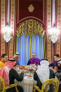 الملك_يستقبل_محمد_بن_زايد_وعددا_من_أمراء