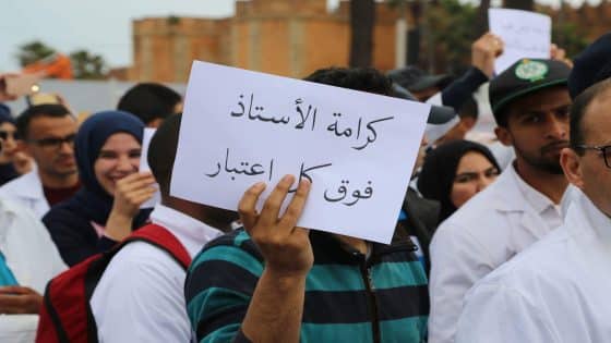 بنموسى ينهي أزمة المتعاقدين بعد سنوات من الاحتقان