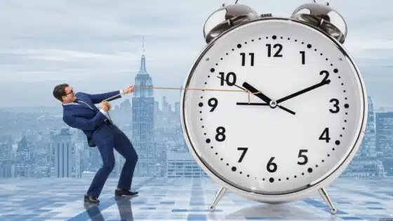 الحكومة تعلن رسمياً العودة إلى الساعة القانونية في هذا التاريخ