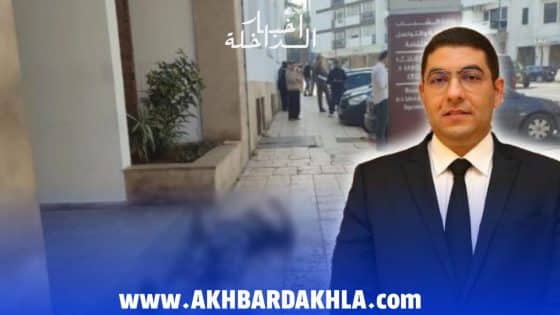 الفنان المسرحي أحمد جواد يـ.ـحرق نفسه أمام وزارة الثقافة