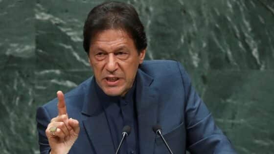 باكستان تعتقل رئيسها السابق عمران خان بعد حكم عليه بالسجن 3 سنوات