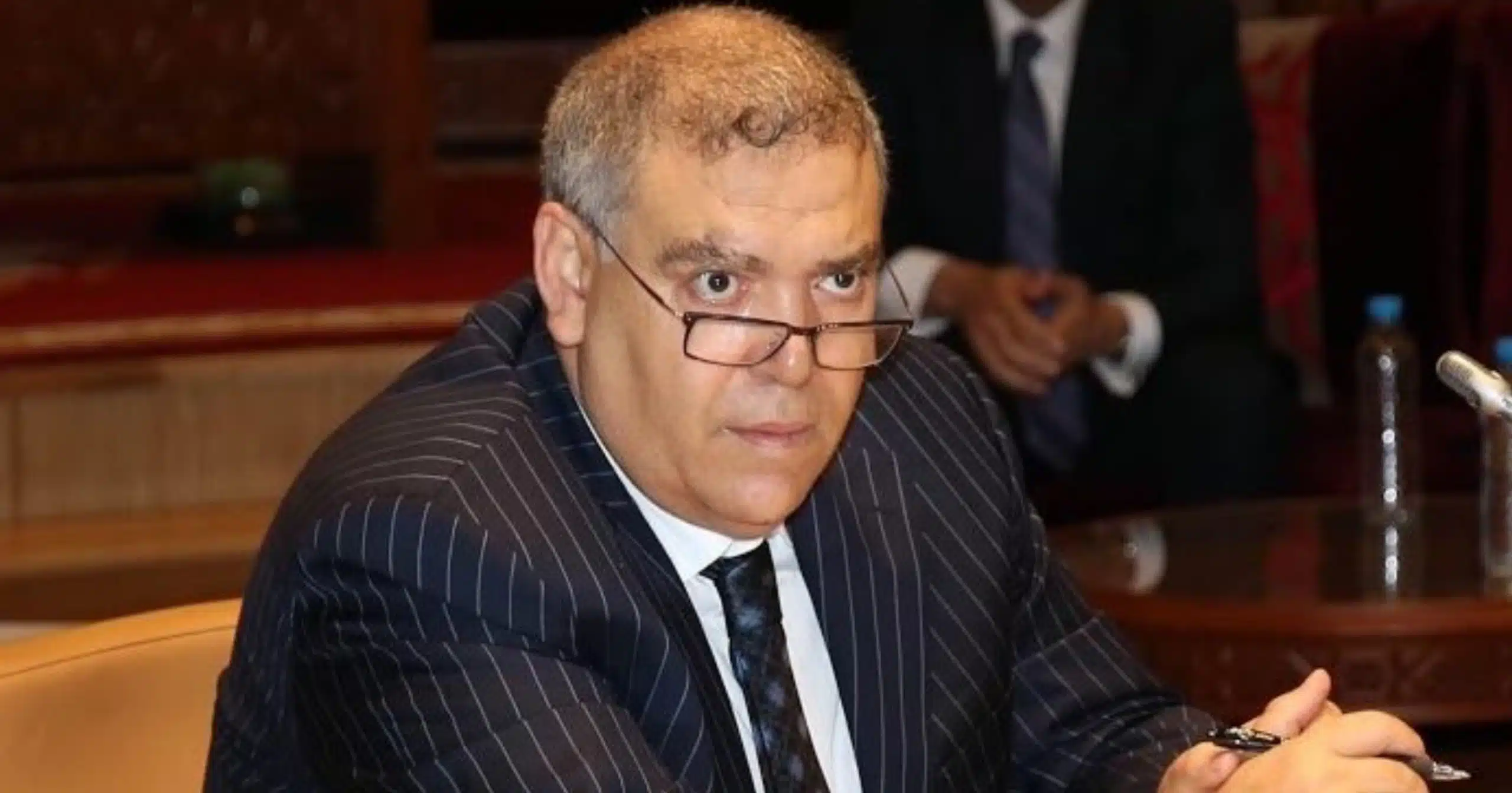 وزير الداخلية يدعو الولاة والعمال إلى التصدي للنقل “غير القانوني” عبر التطبيقات