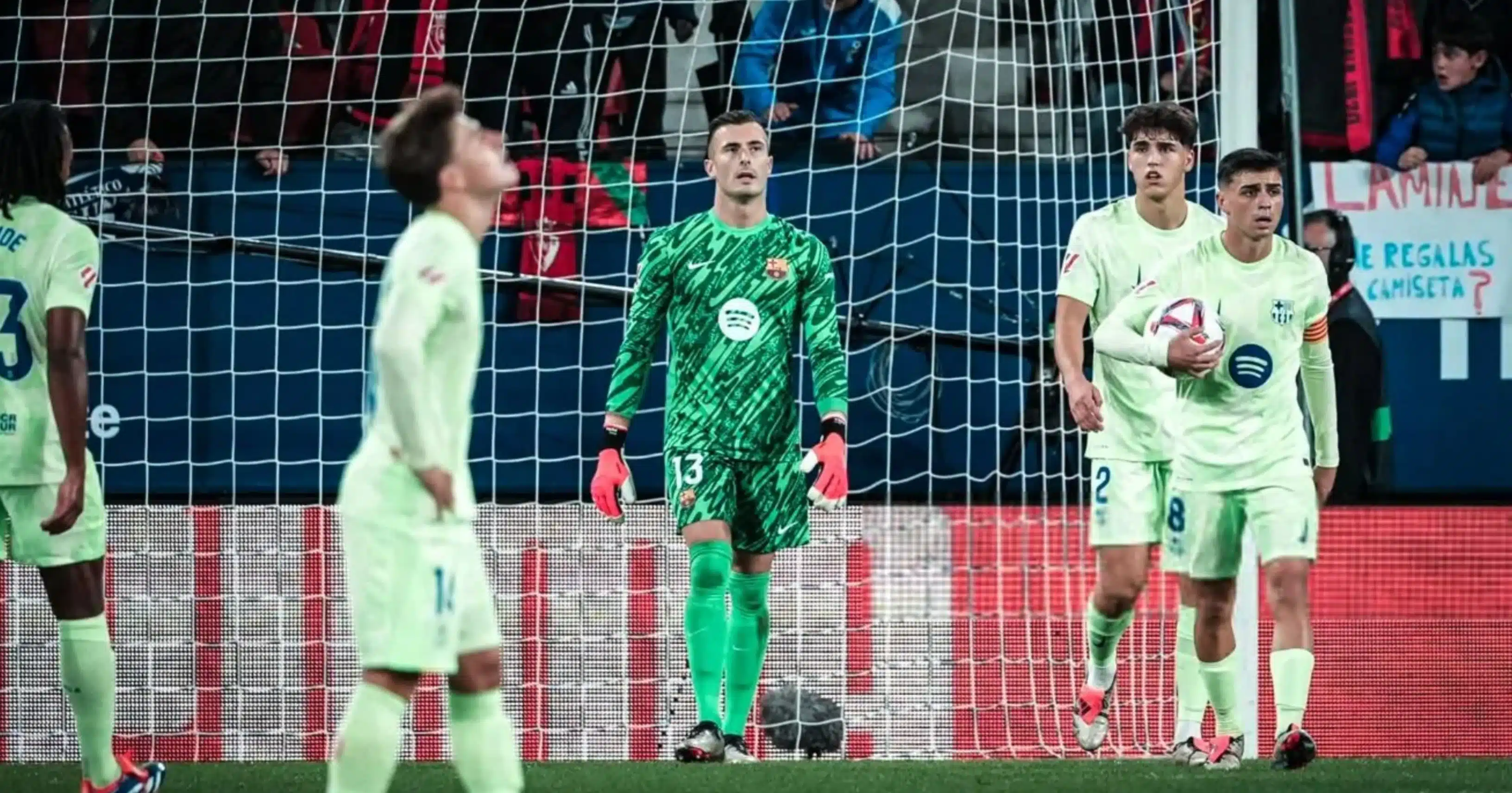 أوساسونا يفاجئ برشلونة برباعية ويُسجل أول هزيمة للفريق الكتالوني في الدوري الإسباني