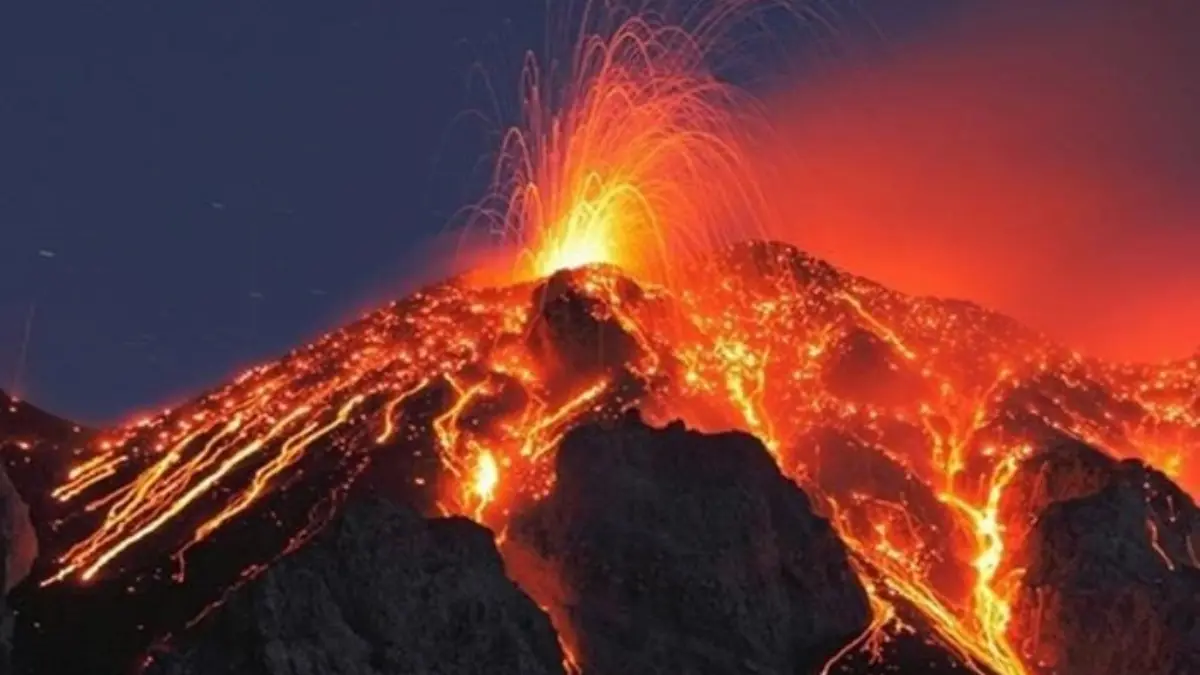 بركان يثور في كامتشاتكا